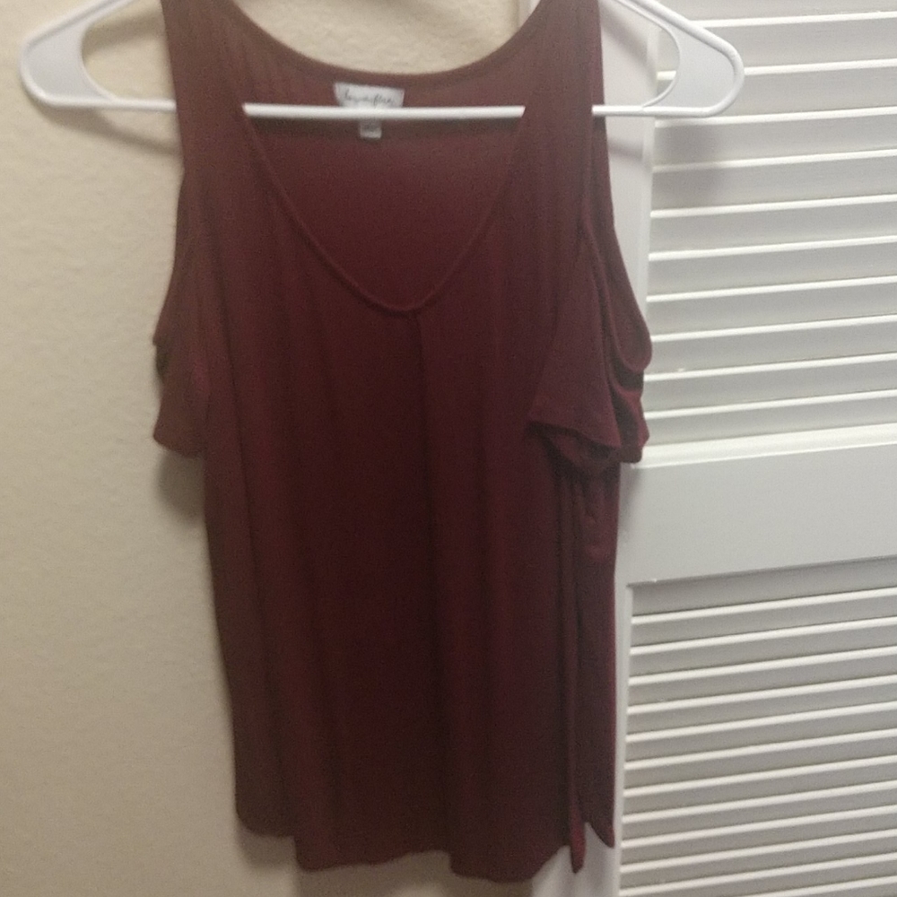 Shoulder bearing shirt